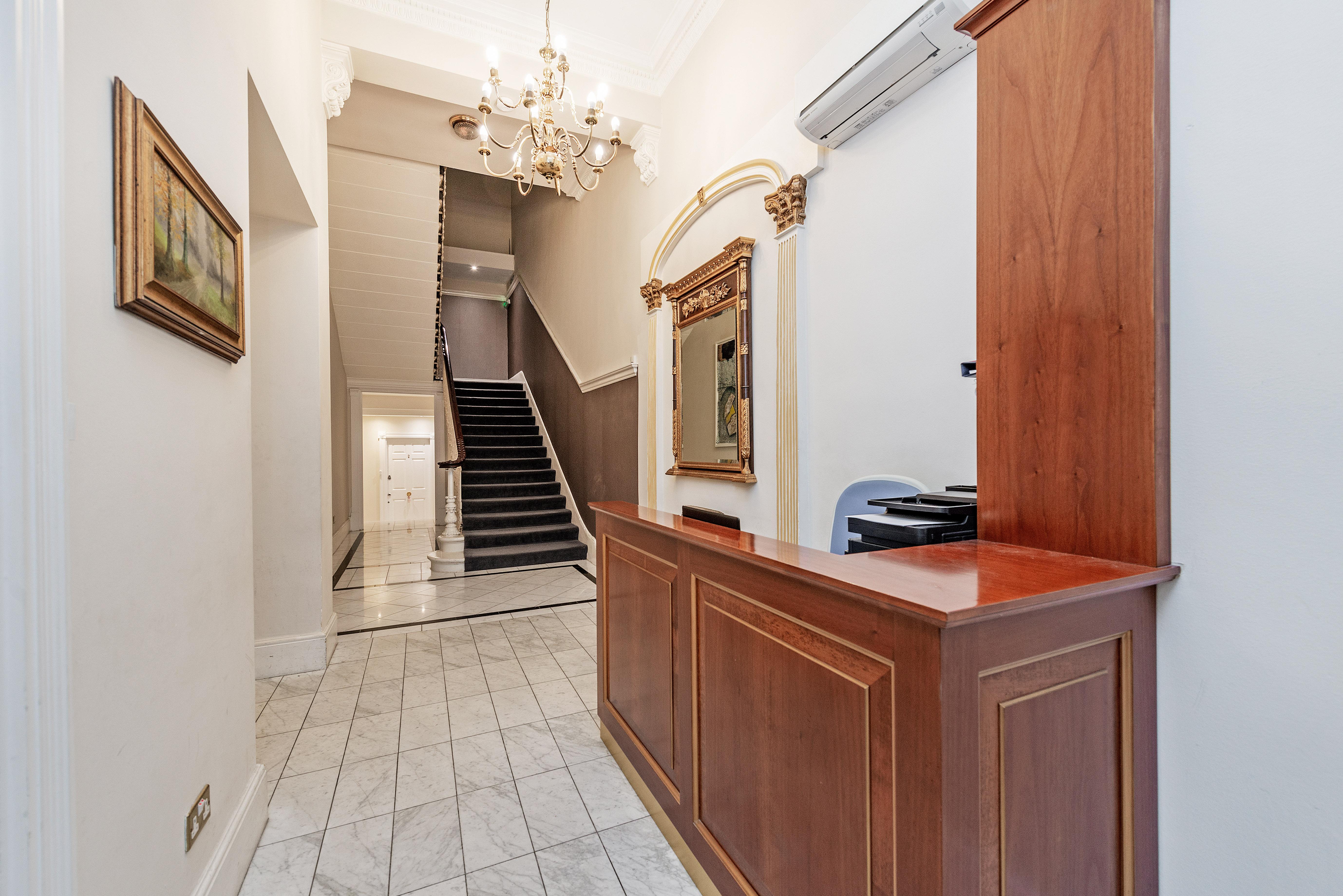 Queensgate Court Лондон Экстерьер фото